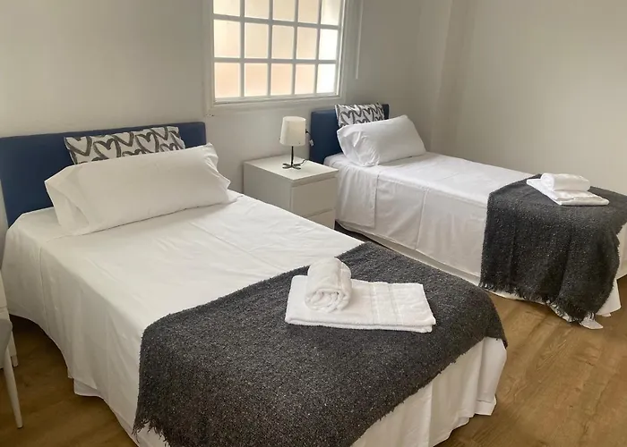 Duplex En Vigo, Zona De Bouzas, Cerca De Playas *